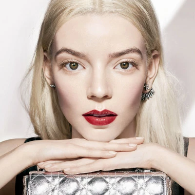 Dior Addict Rouge à Lèvres Brillant - 90 % D'origine Naturelle - Rechargeable – Image 4