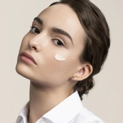 Dior Prestige La Recharge La Crème Texture Riche - Crème Anti-âge Haute Réparation – Image 3